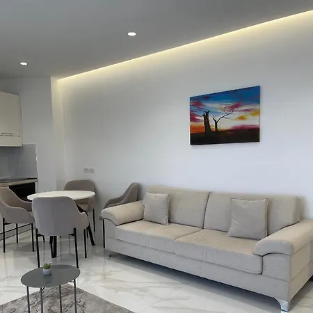 Nos 1 Apartment *