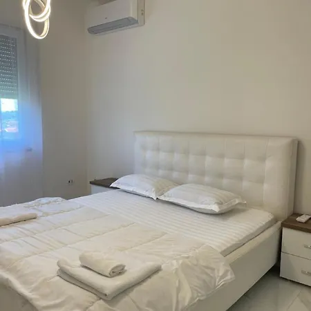 Apartment Nos 1 *