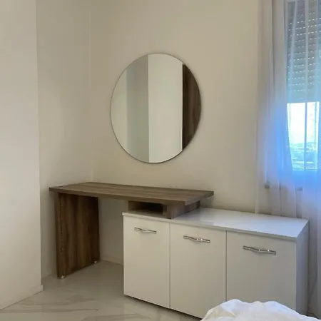Nos 1 Apartment